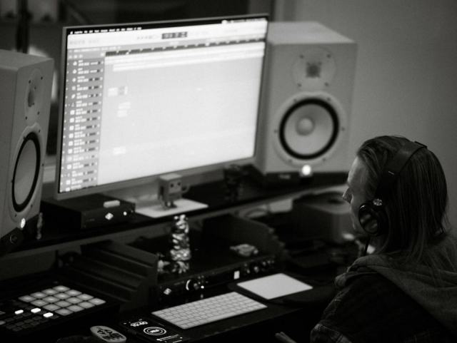 Musique électronique libre de droits : EDM, techno, house et ambient sans redevance
